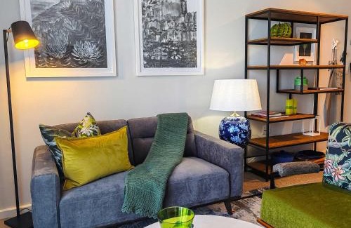 Redhill Apartamento | Wavescape Chic Seaside Stay