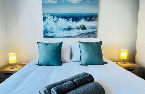 Redhill Apartamento | Wavescape Surfers Lookout Stay