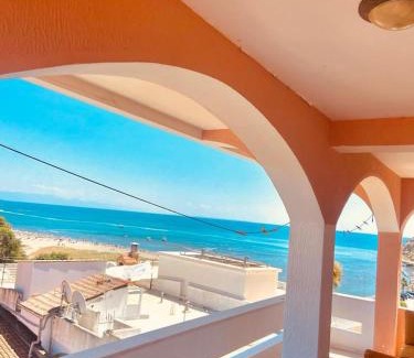 Gjerana Apartamento | Waveside View