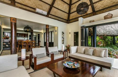 Savusavu Complejo | Wavi Island