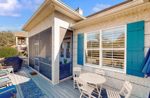 St. Simons Island Casa | Waving Sea Palms