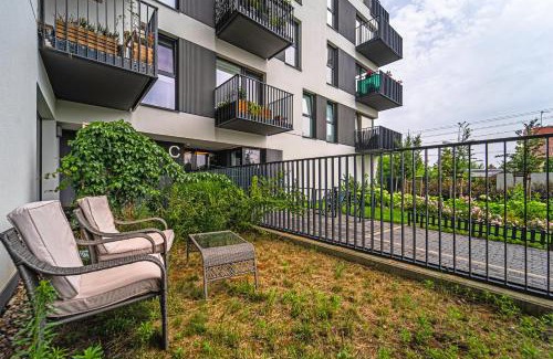 Wawer Apartamento | Wawer Studio - Terrace, Workspace - by Rentujemy