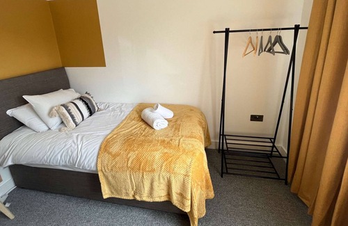 Swindon Apartamento | Wayfield Serviced Apartment - 2 bedrooms, Free WIFI, Netflix & Parking