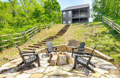 Clyde Casa | Waynesville House Fire Pit and Mountain Views!