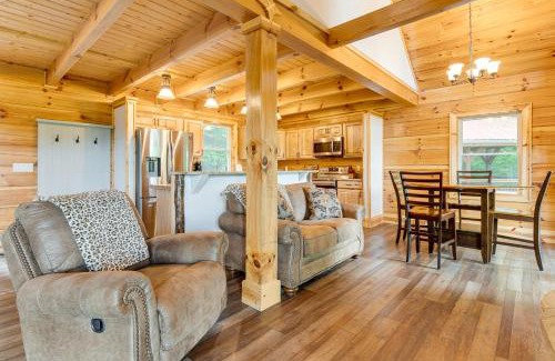 Waynesville Casa | Waynesville Romantic Hideaway with Private Hot Tub