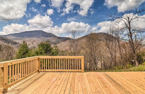 Waynesville Casa | Waynesville Smart Cabin with Hot Tub and Views!