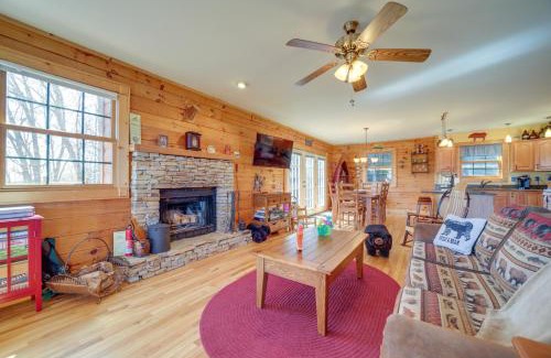 Settlers Ridge Casa | Waynesville Vacation Rental with Mountain Views!