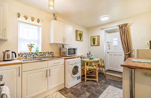 Staindrop Cabaña | WAYSIDE COTTAGE, pet friendly, country holiday cottage in Staindrop