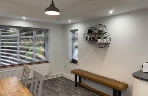 Chorlton-by-Backford Casa | Wayside farmhouse stay