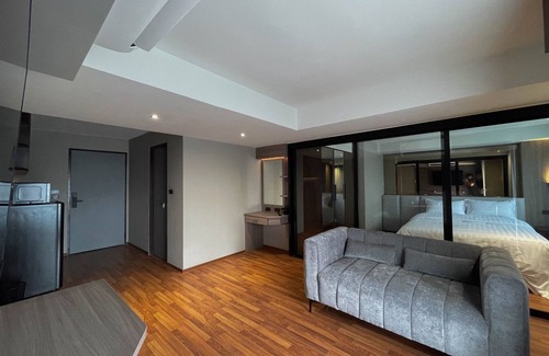 Ramkhamhaeng Hotel | We Hotel