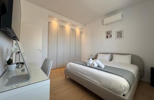 Acropolis Apartamento | WealthyStays Parkside Residence