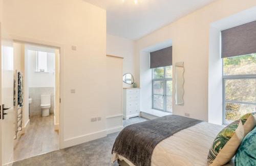 Haworth Casa | Weaver's Snug