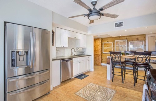Dripping Springs Casa | Alojamiento en el lugar de la boda / Hill Country Getaway