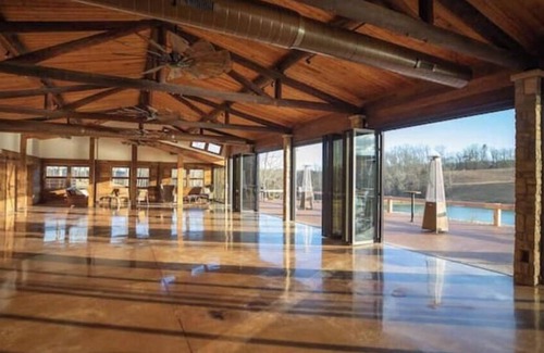 Fincastle Cabina | Weddings at Preserve at Crooked Run