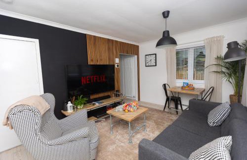 Pitlochry Casa | Wee Cottage with hot tub in beautiful Pitlochry