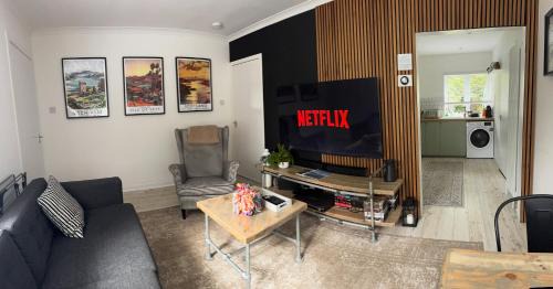 Pitlochry Casa | Wee Cottage with hot tub in beautiful Pitlochry