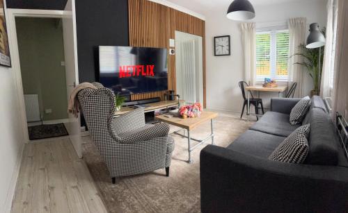 Pitlochry Casa | Wee Cottage with hot tub in beautiful Pitlochry