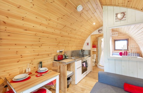 Drymen Chalet De Esquí | Wee Oak Tree Luxury Lodge with private hot tub