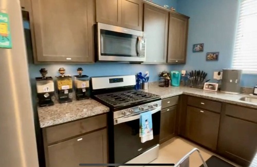 Midway Casa | Weekend at Bernie's: Bernie's Vegas Pad