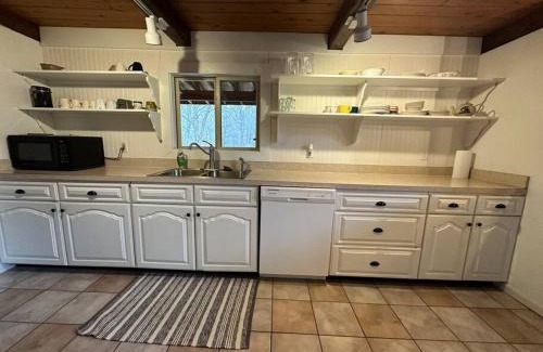 Guys Mills Casa | Weekend Getaway, Family vacation comfort cabin