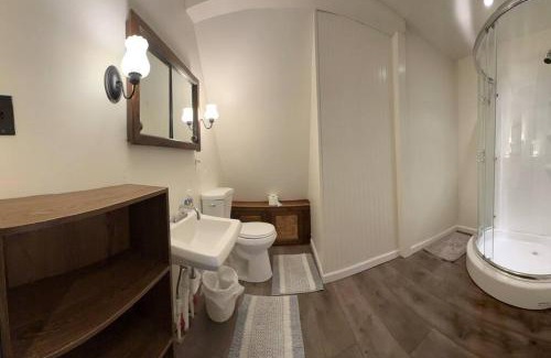 Guys Mills Casa | Weekend Getaway, Family vacation comfort cabin