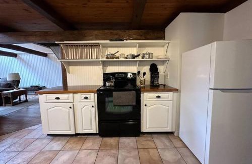 Guys Mills Casa | Weekend Getaway, Family vacation comfort cabin
