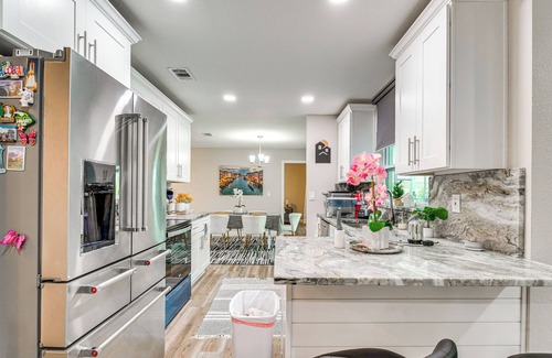 Spring Hill Casa | Weeki Lake Home w/ Heated & Cooled Pool, By Disney