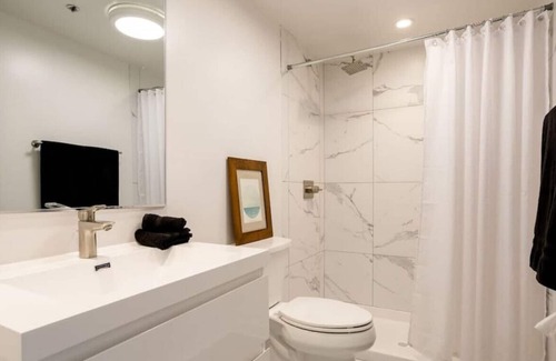 Norma Triangle Condominio | WEHO PENTHOUSE walking to bars, restaurants, clubs