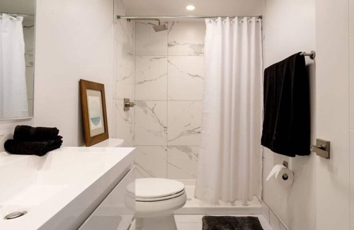 Norma Triangle Condominio | WEHO PENTHOUSE walking to bars, restaurants, clubs