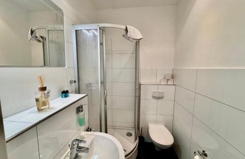 Schwachhausen Apartamento | Weiße Villa -moderne und stilvolle Apartments - nahe HBF & CITY, MESSE, ÖVB