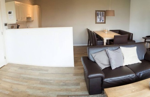 Ameland Apartamento | Weidevilla XXL con 16 camas, 2 cunas, 2 saunas y 4 baños.