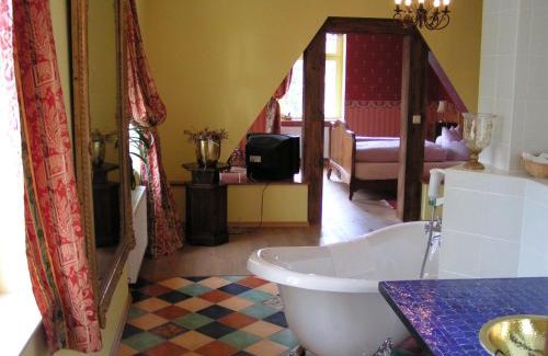 Freibergsdorf Casa | Wein-Hotel Auberge Mistral