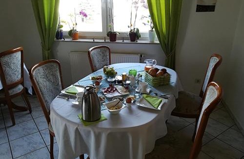 Diera-Zehren Casa | Weinbau & Pension "8Zeilen"