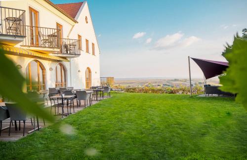 Jois Casa | Weingut & Gästehaus zum Seeblick - Familie Sattler