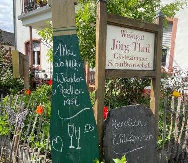Detzem Casa | Weingut und Gästezimmer Jörg Thul
