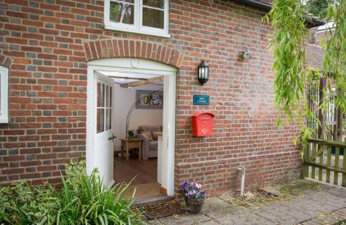 Maidstone Casa | Weir Cottage