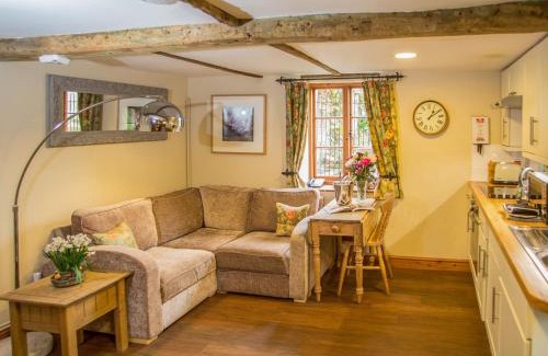Maidstone Casa | Weir Cottage