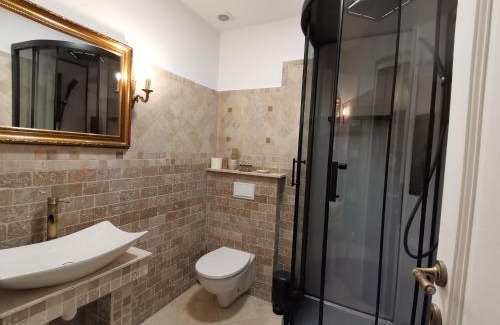 Brasov City Centre Apartamento | Weiss Little Palace