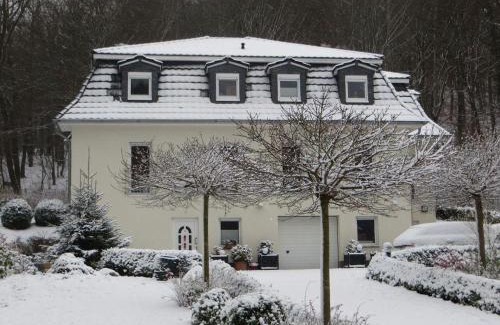 Bad Suderode Apartamento | Weisses-Haus-am-Kurpark-Fewo-Bergblick