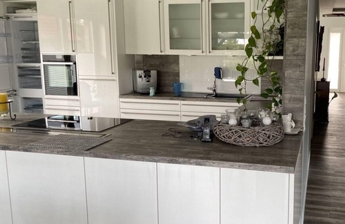 Zetel Casa | Weitblick mit Kind und Hund