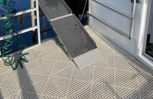Eastport Alquiler De Eote | Welcome Aboard the Back of the Moon