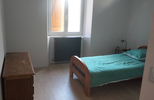 Compolibat Cama Y Desayuno | Welcome at the farm. Listed tourist village, nearby leisure center.