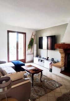 Nebian Casa | Welcome, Bienvenue, Chez Charly!
