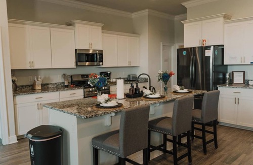 Lake Charles Casa | Welcome Contractor Stays at Rosehill Retreat