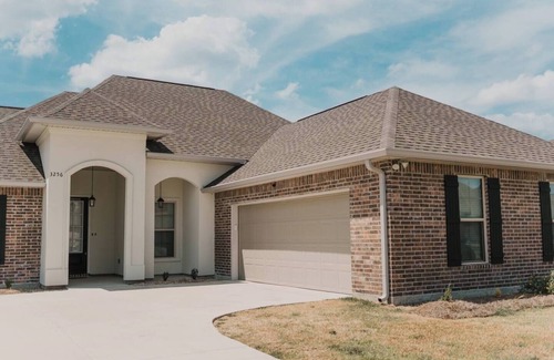 Lake Charles Casa | Welcome Contractor Stays at Rosehill Retreat