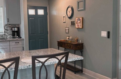Oak Ridge Casa | Welcome, cozy 3-bedroom, 2-bath home just minutes from world-famous theme parks,