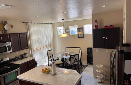 Valley Oak Casa | WELCOME HOME- A quiet, peaceful, and cozy place to relax