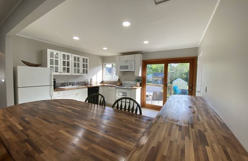 Littleton Casa | Welcome home in a welcoming town!