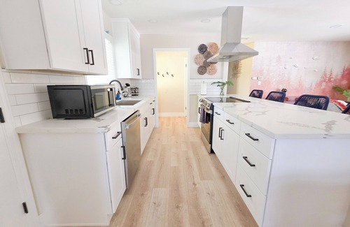 Citrus Heights Casa | Welcome Home! King beds, Peaceful, Nice yard, Playground, and Arcades.