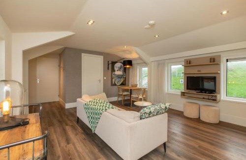 Municipality of Veere Complejo | Welcome in - Vakantiewoningen in het centrum met balkon - Langstraat 5 Zoutelande